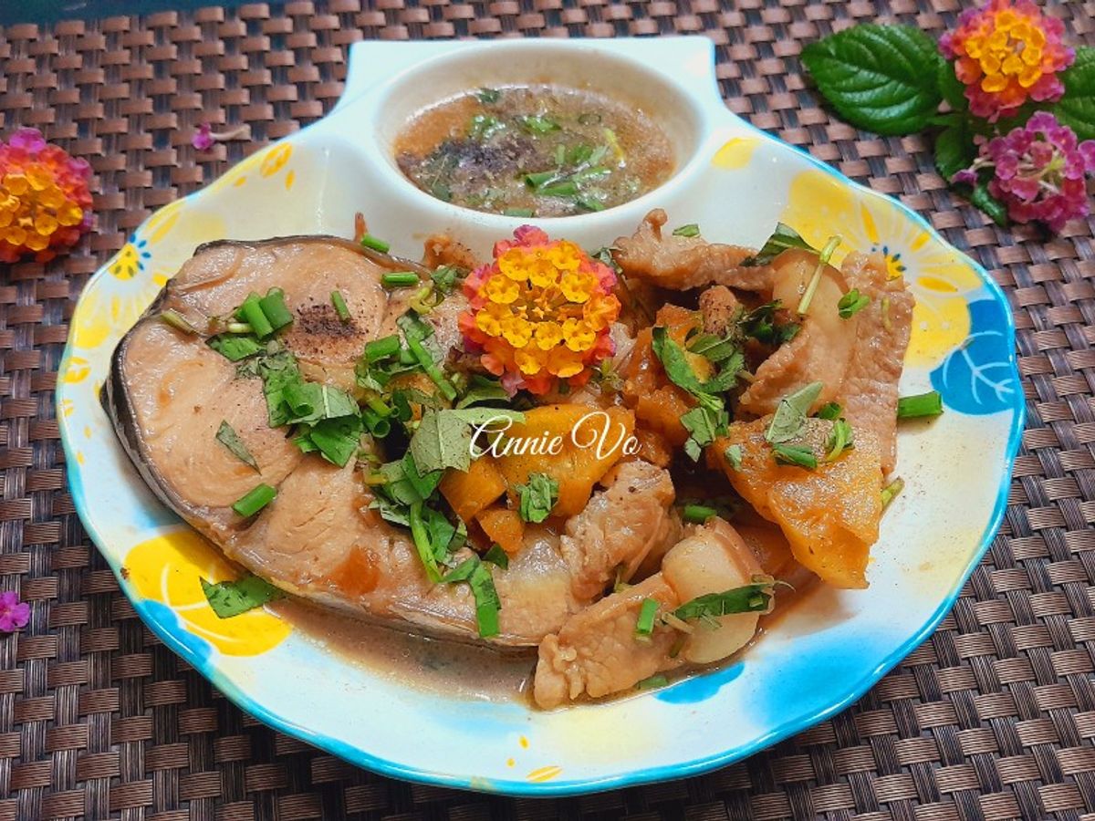 Cá bông lau kho rau răm