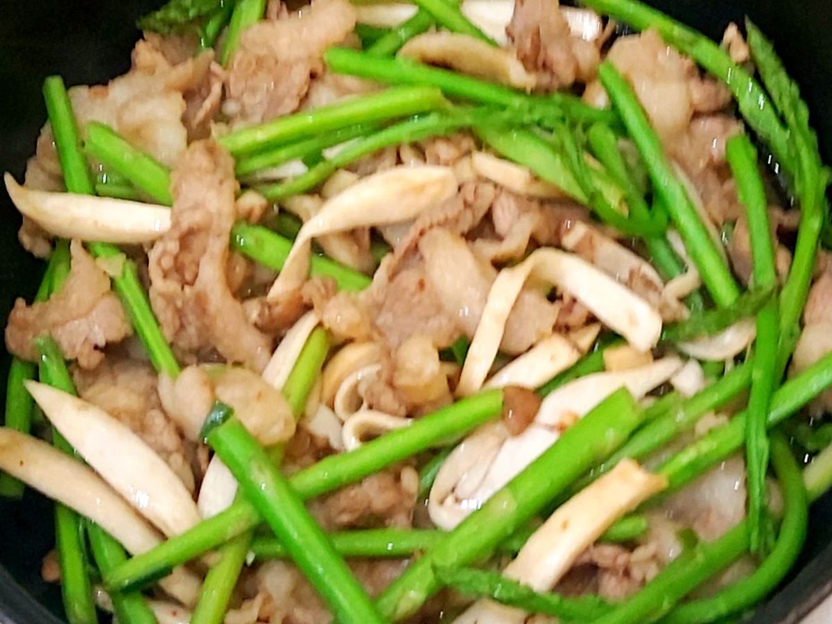 Măng trúc xào măng tây và gầu bò