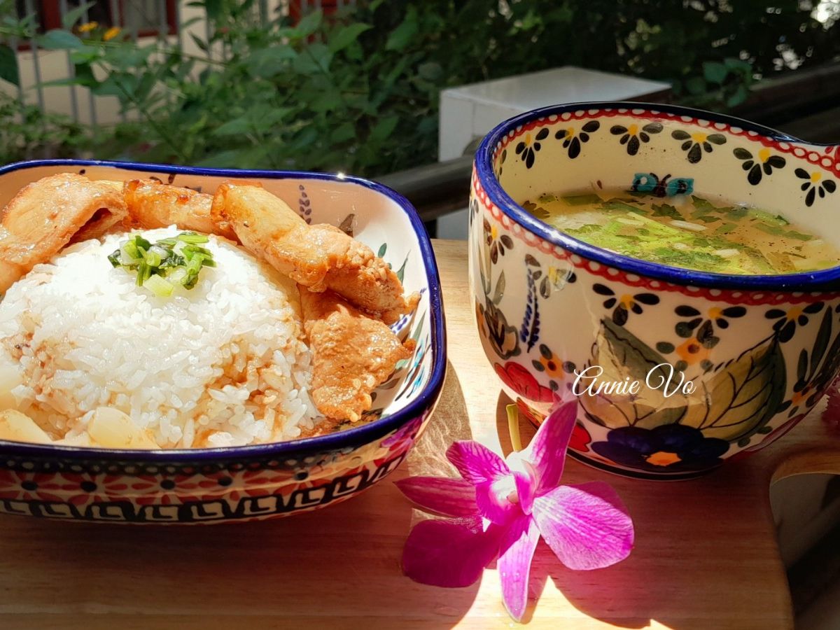 Cơm thịt nướng đơn giản cho bữa sáng