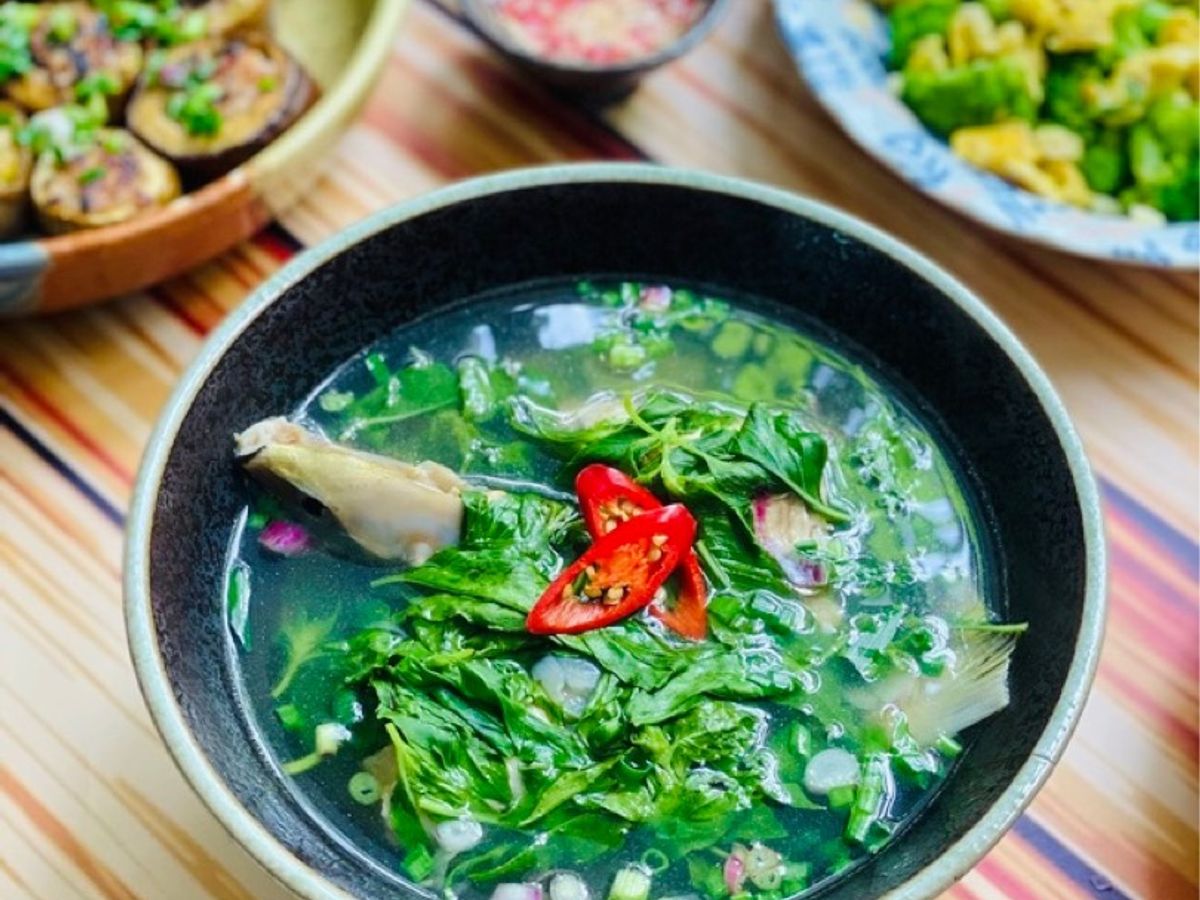 Cá Măng Nấu Lá É