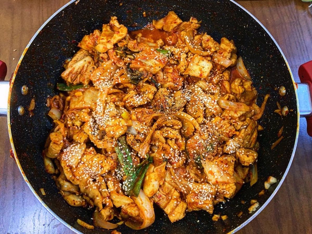 Thịt lợn xào kim chi chua ngọt