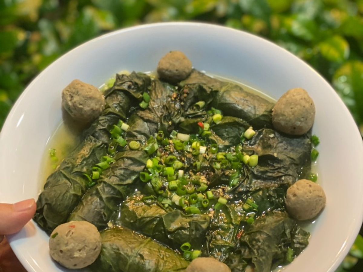 Cá mồng gà cuộn lá mướp