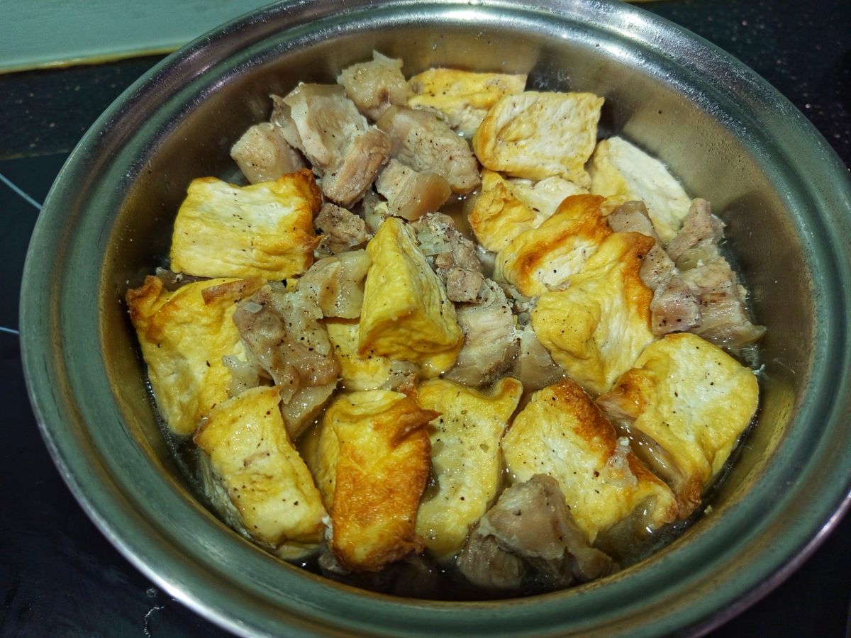 Ba chỉ kho đậu hũ