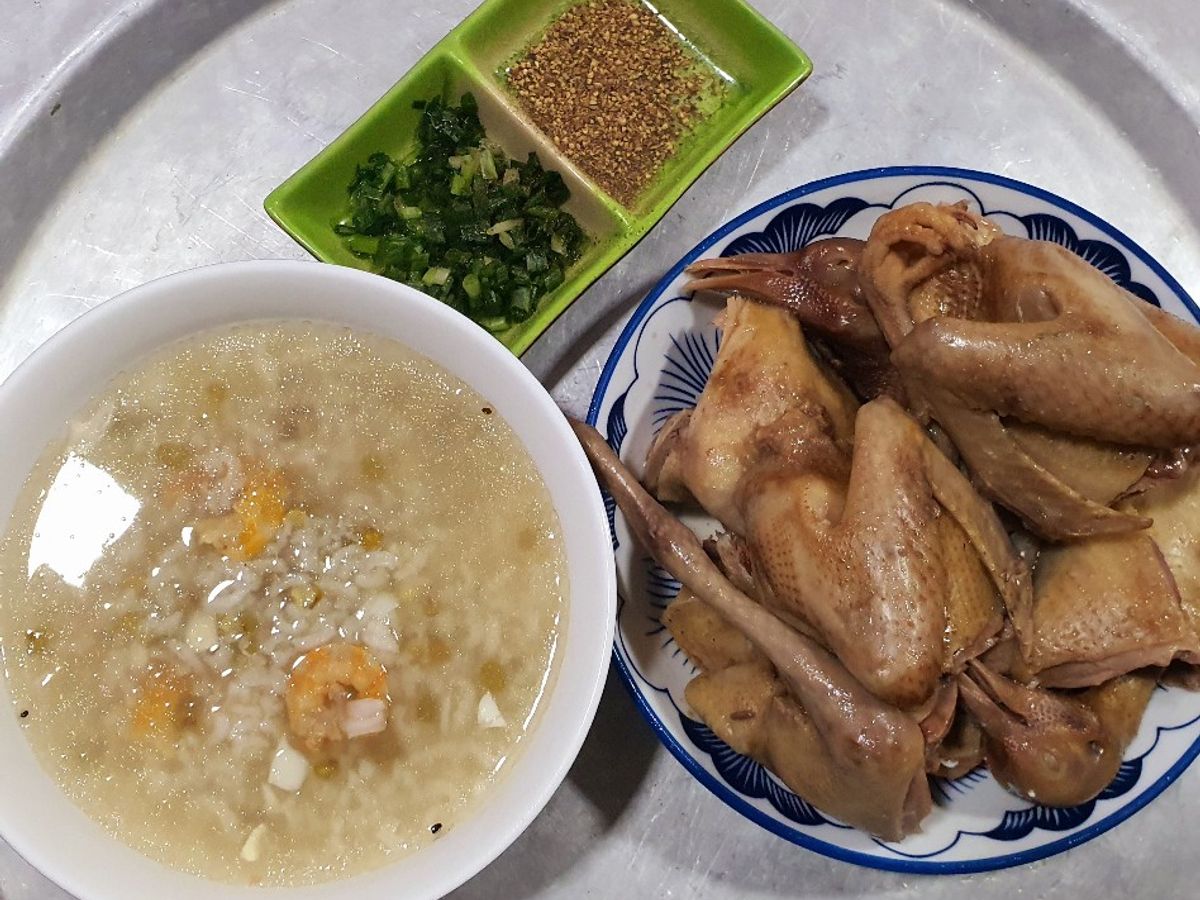 Cháo bồ câu tôm khô
