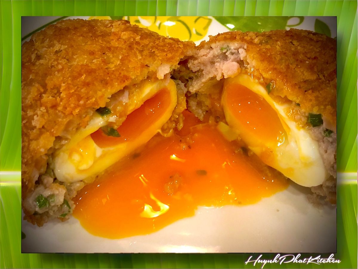 Scotch Eggs - Trứng Gà Bọc Thịt Chiên Xù