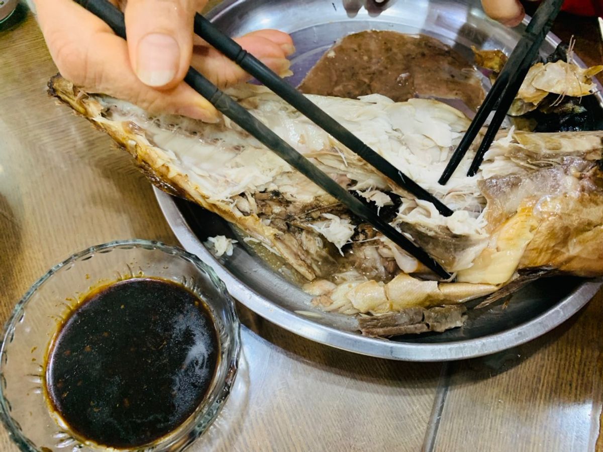 Cá saba Na Uy nướng muối mềm mướt ngọt lịm