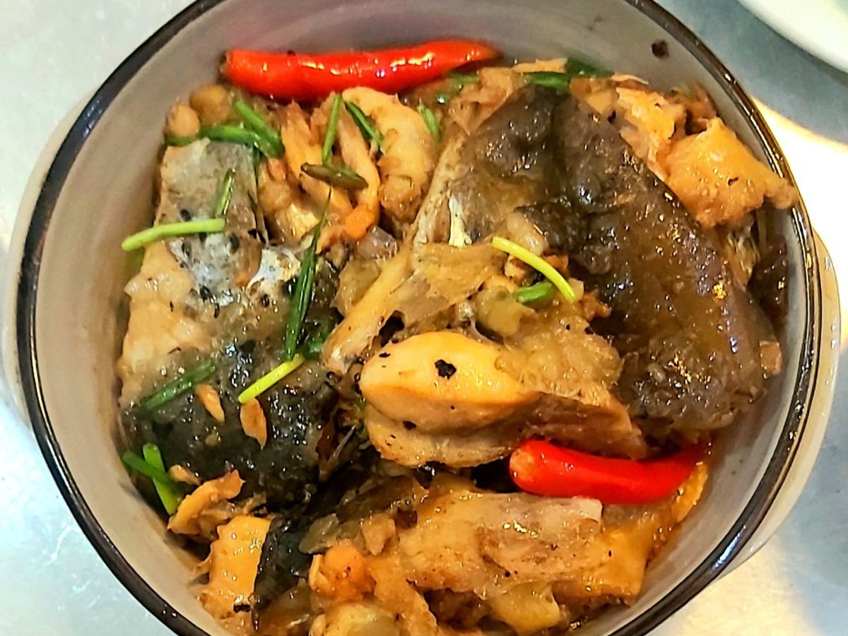 Đầu cá hồi kho tiêu