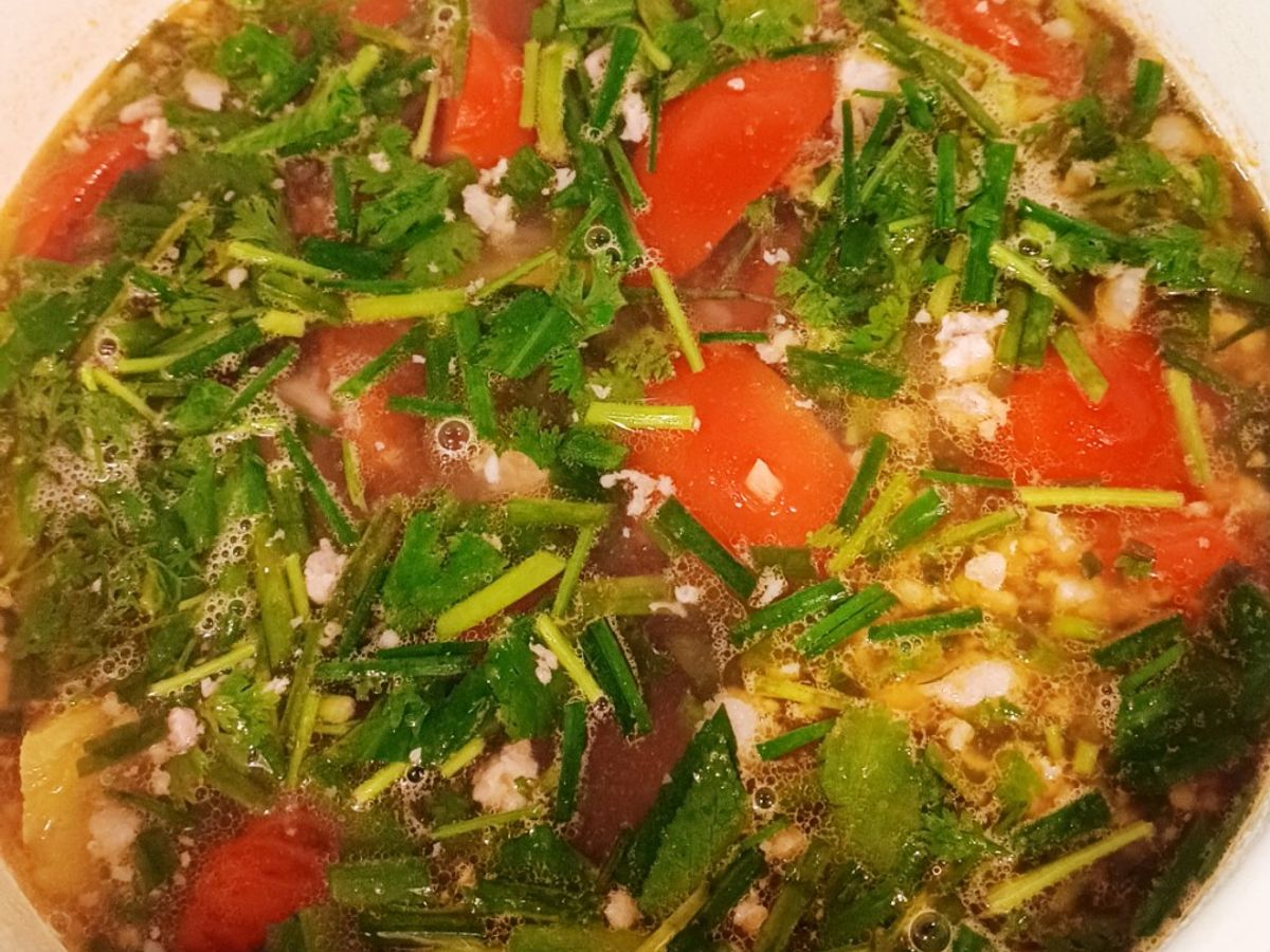 Canh thịt băm nấu cà chua, dứa