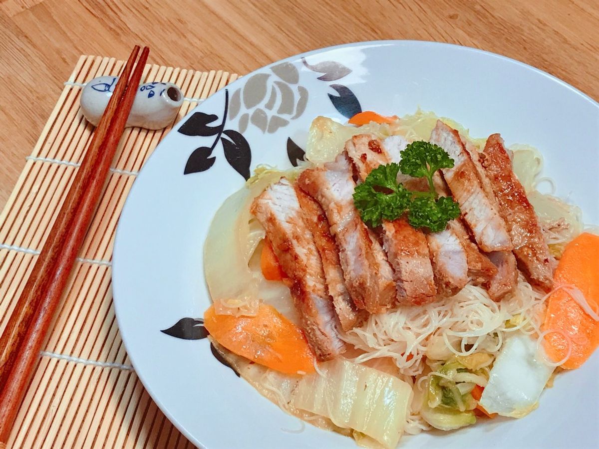 Bún Gạo Xào Cải Thảo & Thịt Ram