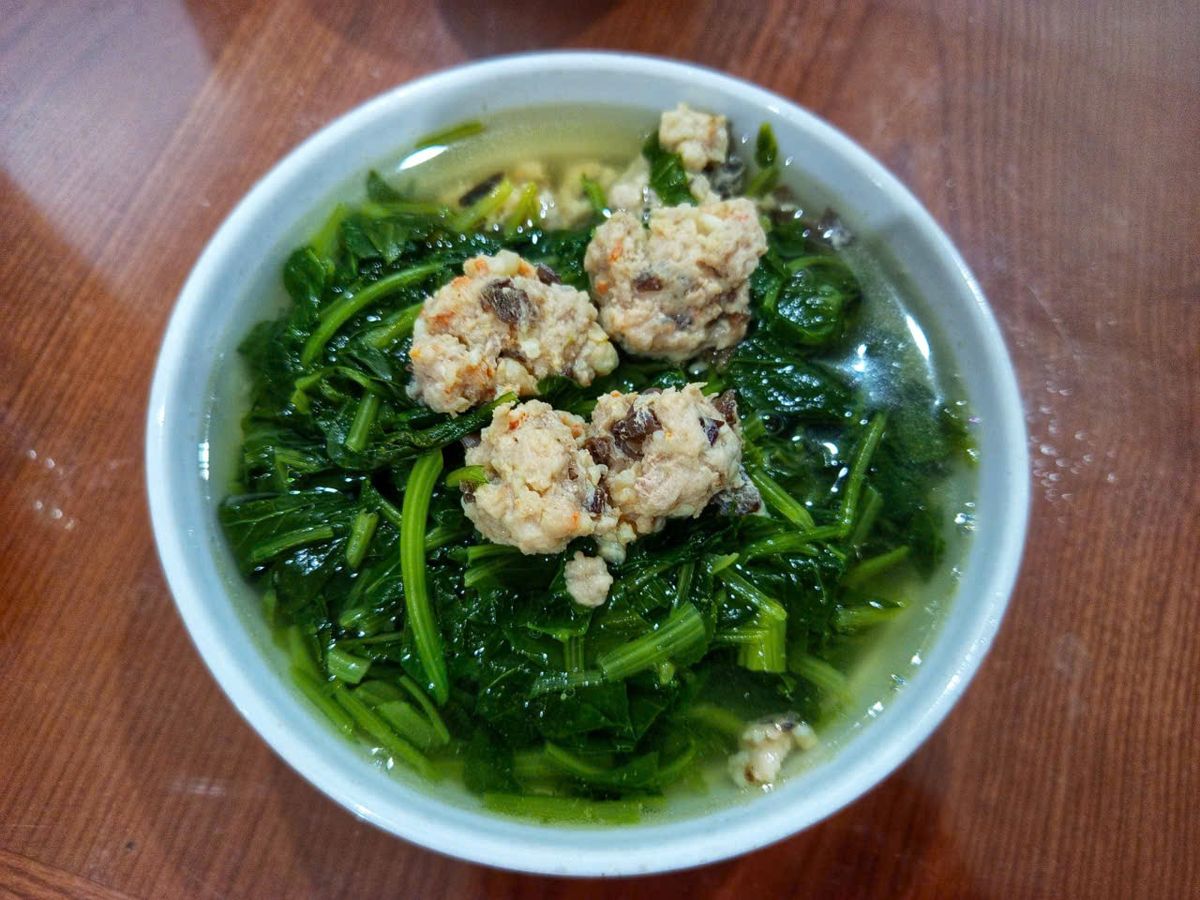 Canh cải nấu riêu tôm thịt