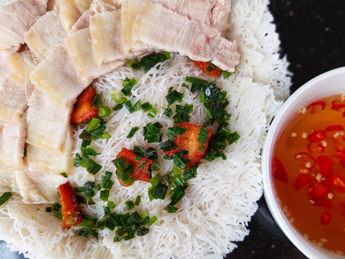 Bánh hỏi thịt heo