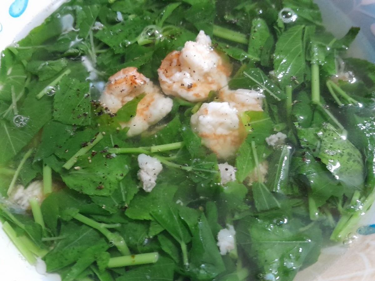 Canh rau đay nấu tôm thịt