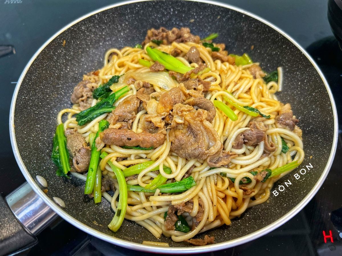 Mì Udon Xào Thịt Bò Cải Ngồng
