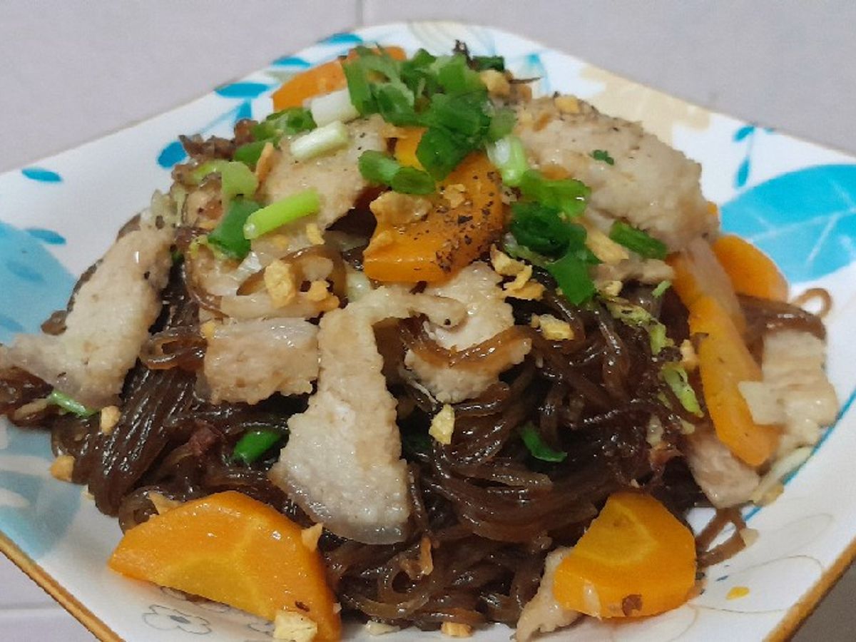 Miến tỏi đen xào thịt ba rọi