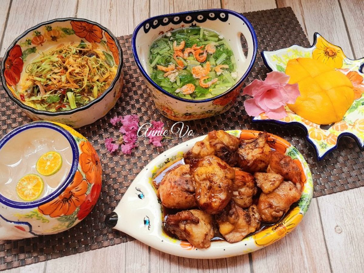 Cơm nhà ngày nắng với nhiều rau trái