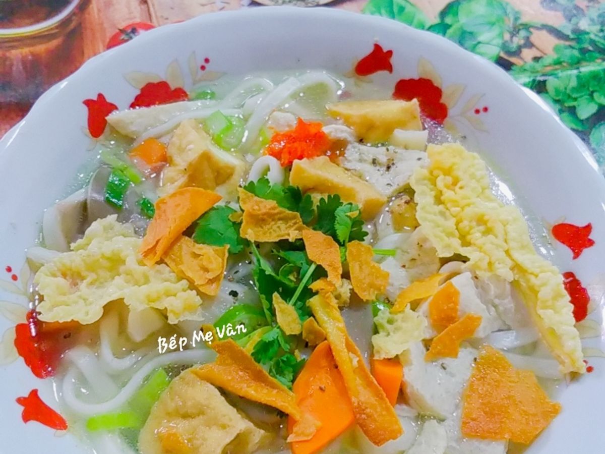 Bánh canh chay sườn chay gà,đậu hủ và nấm bào ngư
