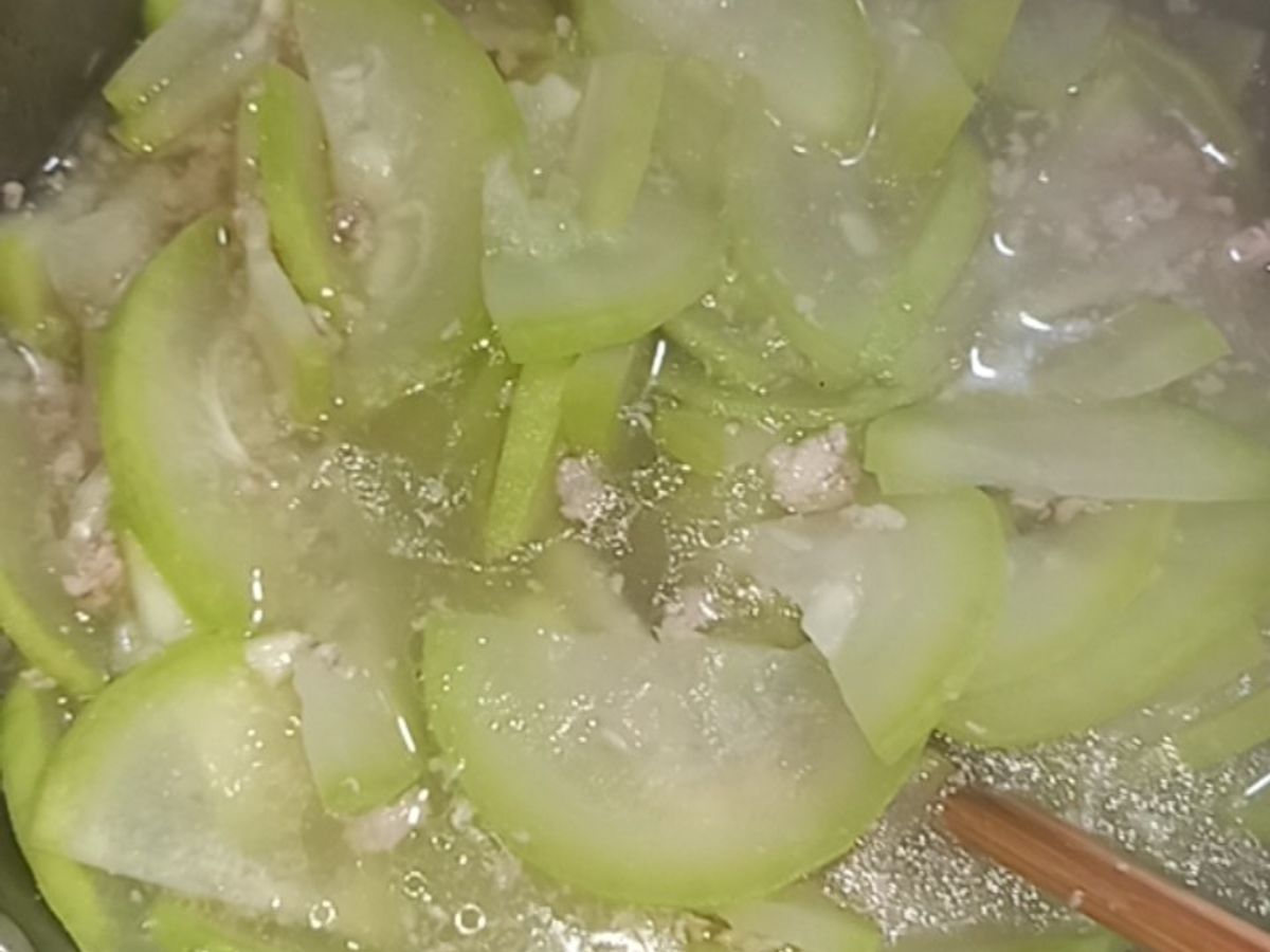 Canh bầu nấu thịt