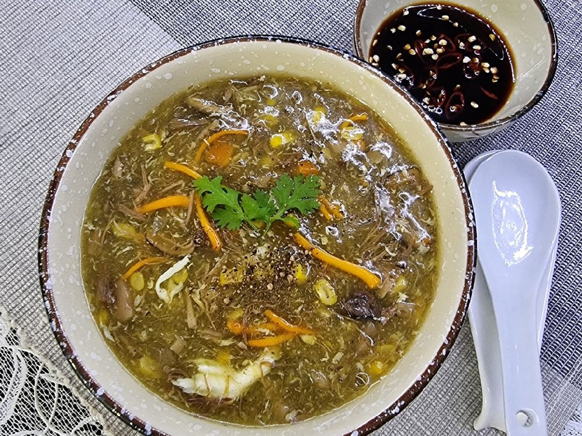 Súp bồ câu củ sen nấm đông trùng hạ thảo