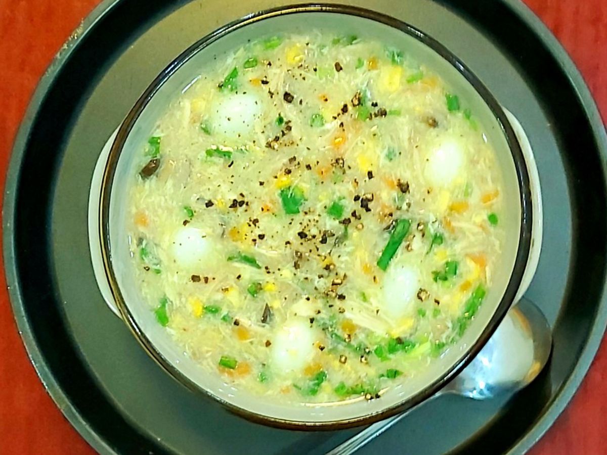 Súp gà, nấm rơm