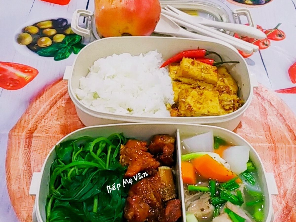 Hộp Cơm Vui Vẻ 5:(sườn non kho,đậu hủ chiên sả...)