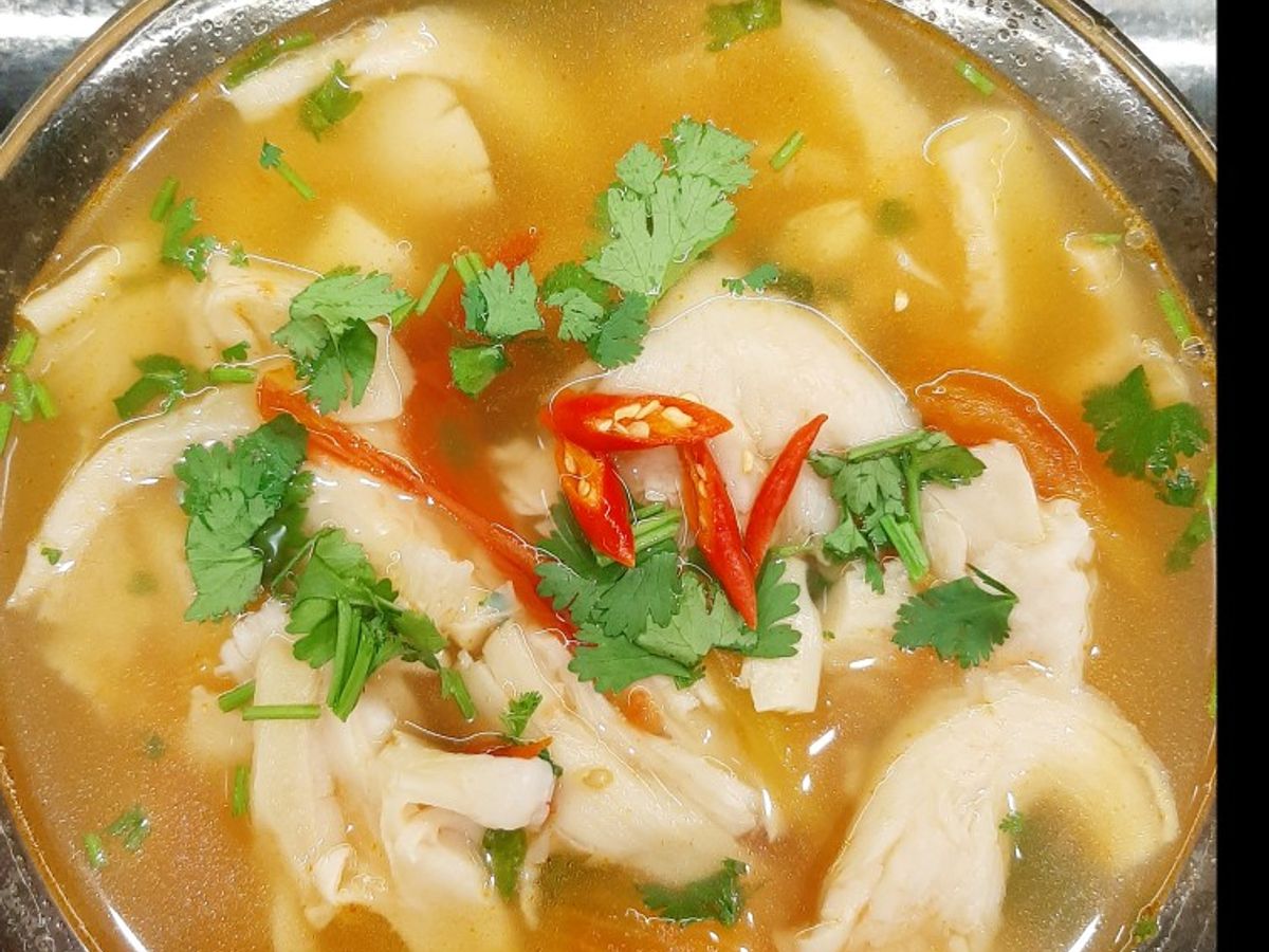 Canh nấm nấu cà chua