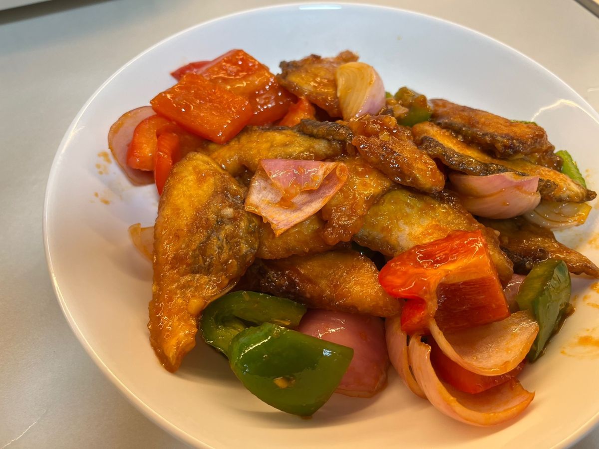 Cá phi lê chiên sốt chua ngọt