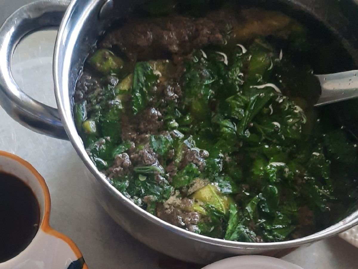 Canh mùng tơi rau đay nấu cáy còng đỏ (ba khía)