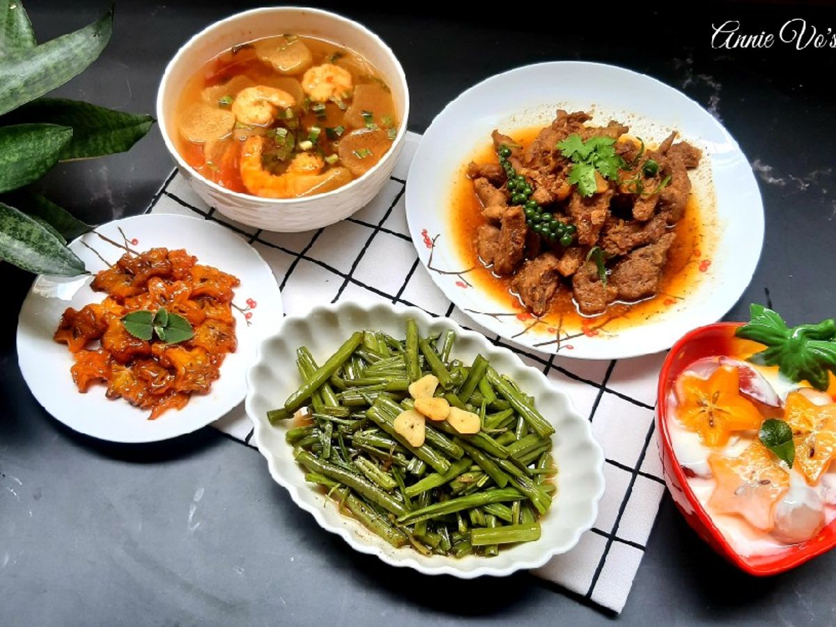 Cơm nhà đủ món