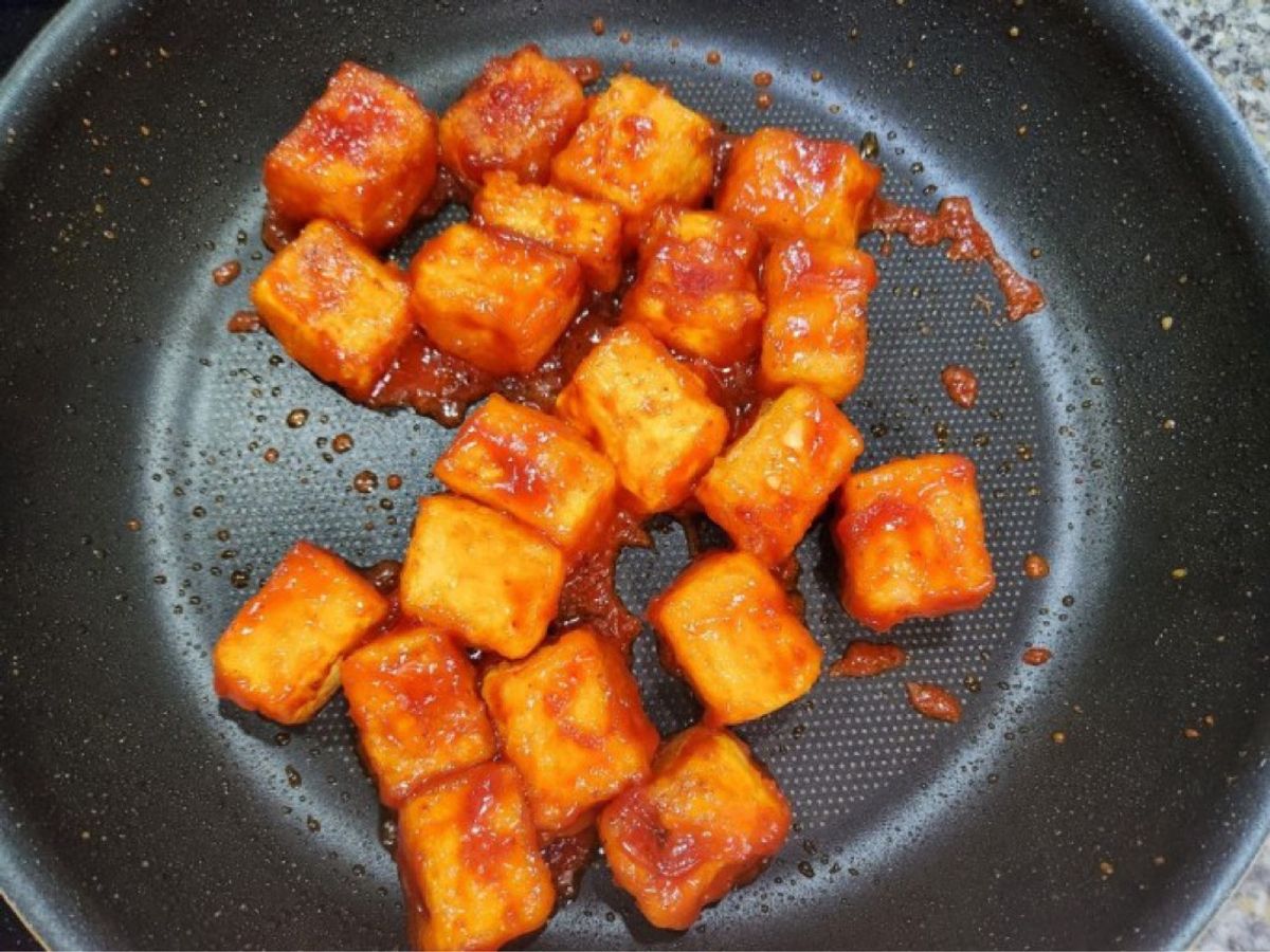 두부강정 (đậu phụ sốt tương cà)
