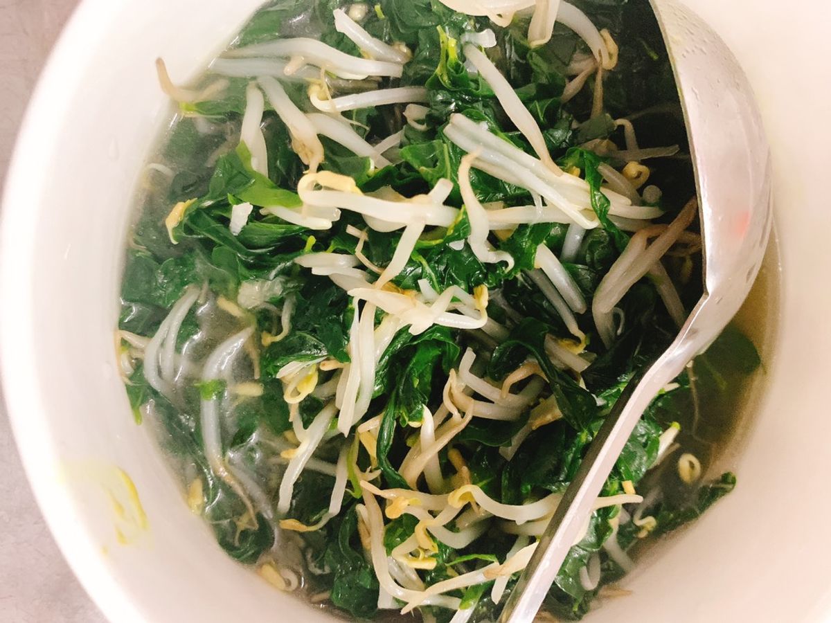 Món chay: Canh rau ngót giá đỗ