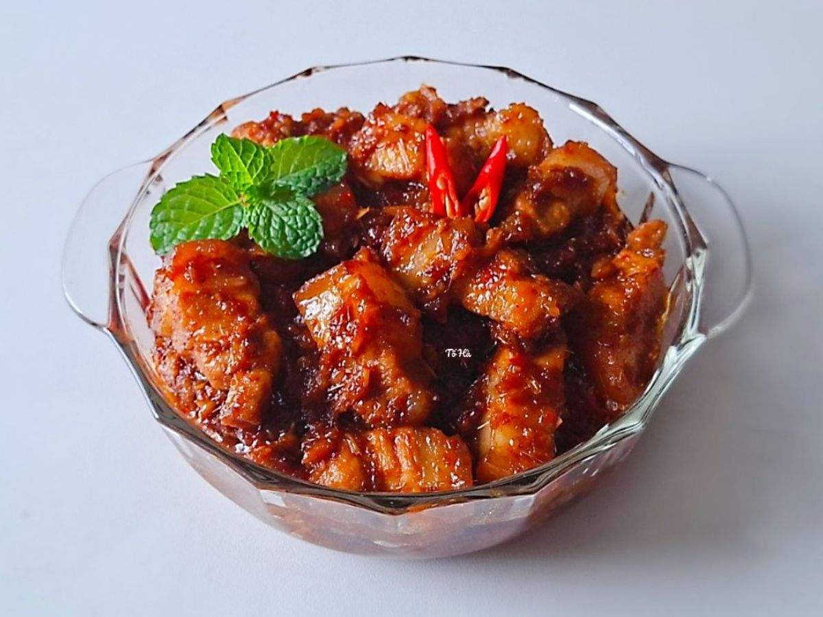 THỊT kho mắm ruốc