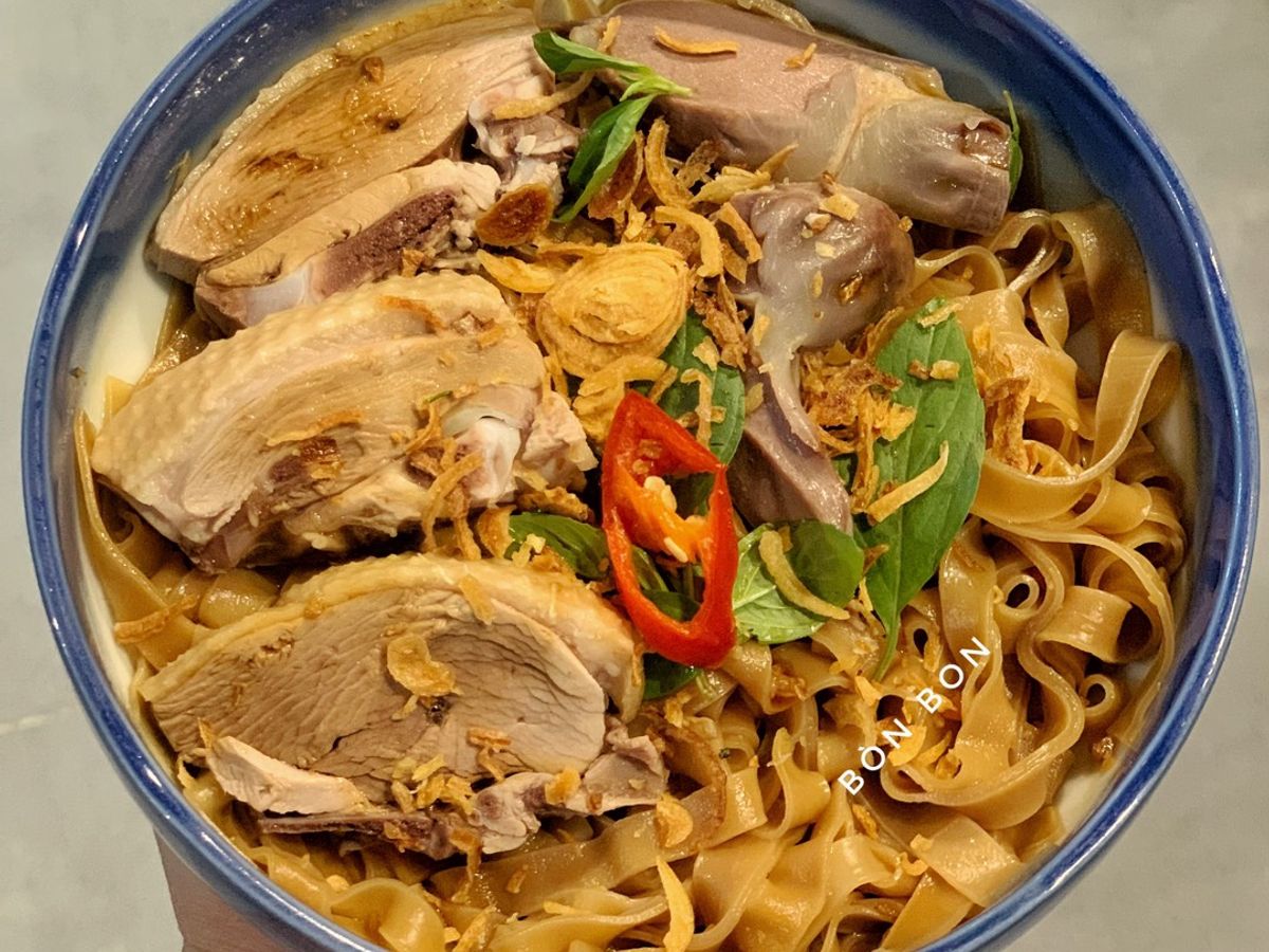 Bánh Đa Đỏ Trộn Thịt Vịt