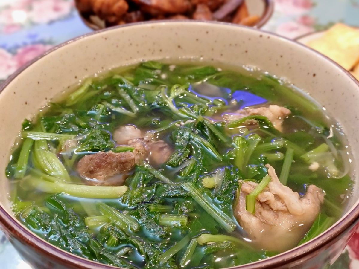 Canh cải đắng nấu xương heo