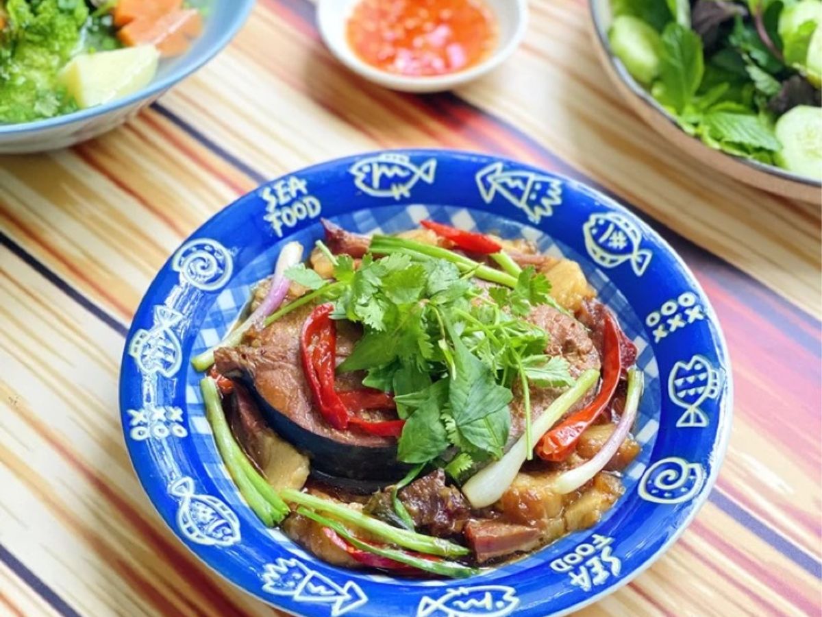 Cá Bò Ngừ Kho Heo Quay