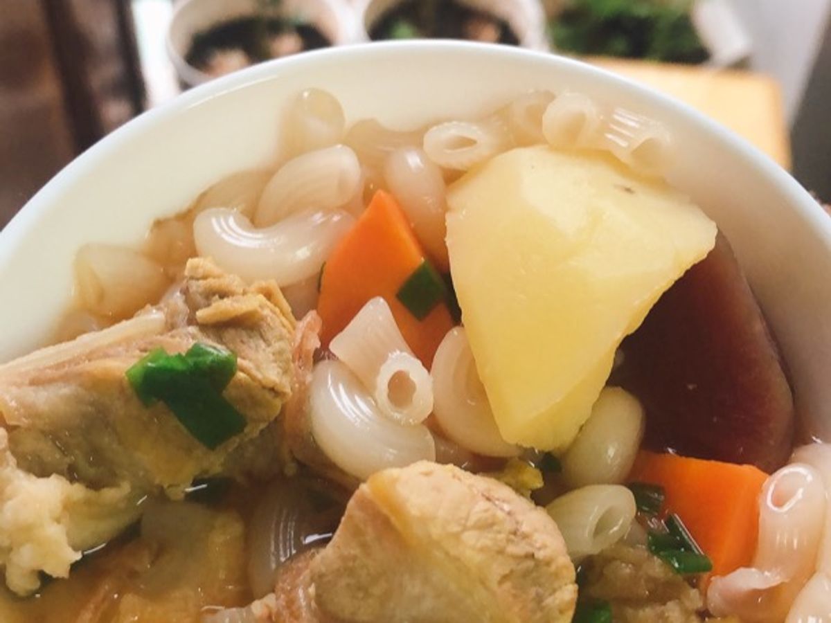 Nui nấu sụn heo