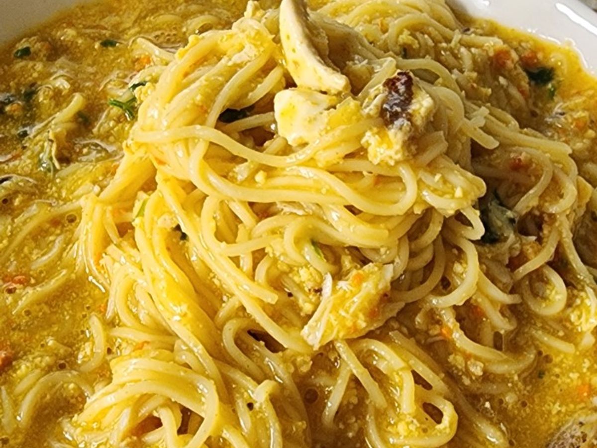 Mỳ sốt cua lông (cà ra) trứng muối