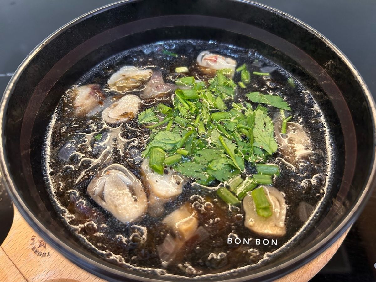 Canh Nấm Rơm Rong Biển Chay