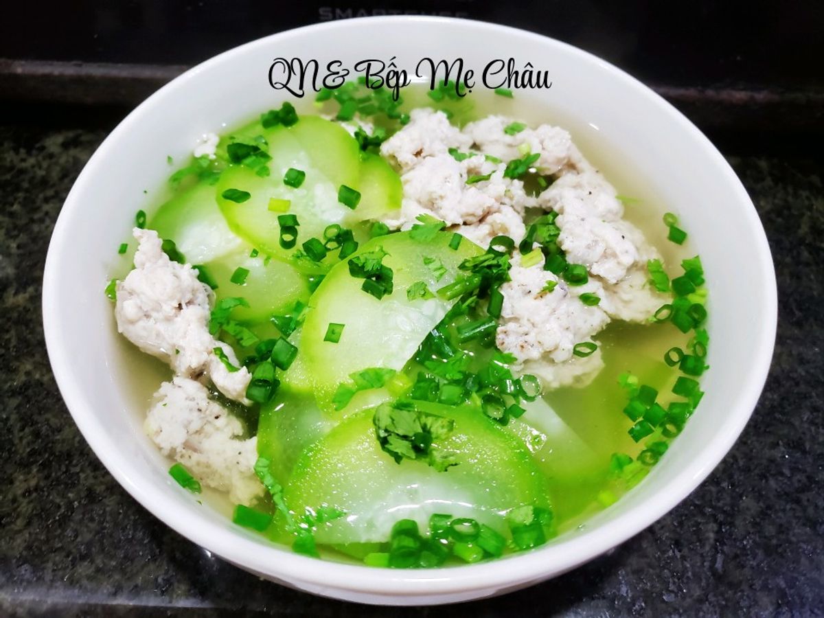 Canh bí xanh nấu thịt nạc xay