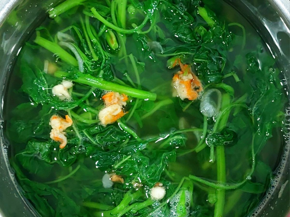 Rau tầm bóp nấu tôm