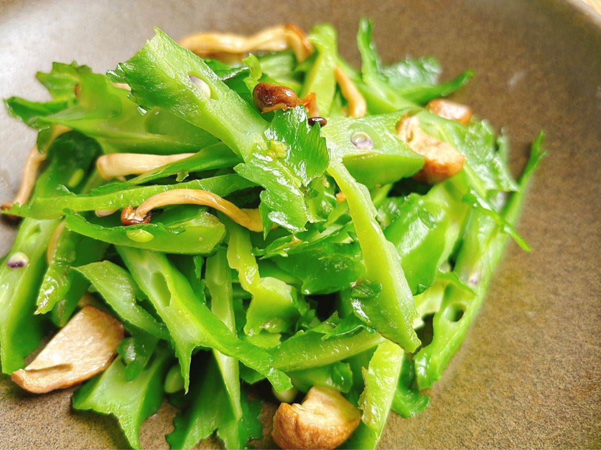 Đậu rồng (đậu khế) xào nấm