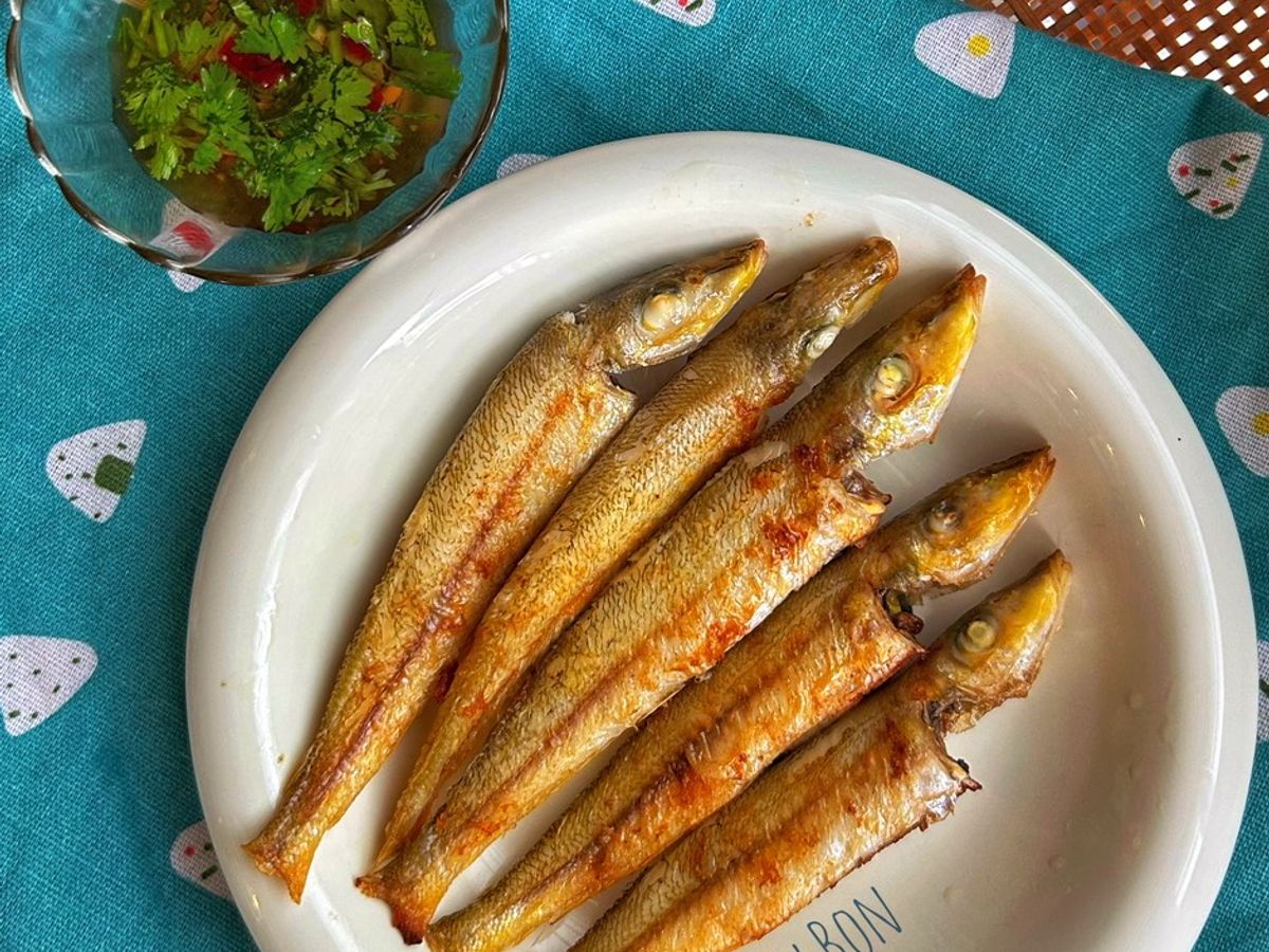 Cá Đục Chiên Giòn Chấm Mắm Ngò
