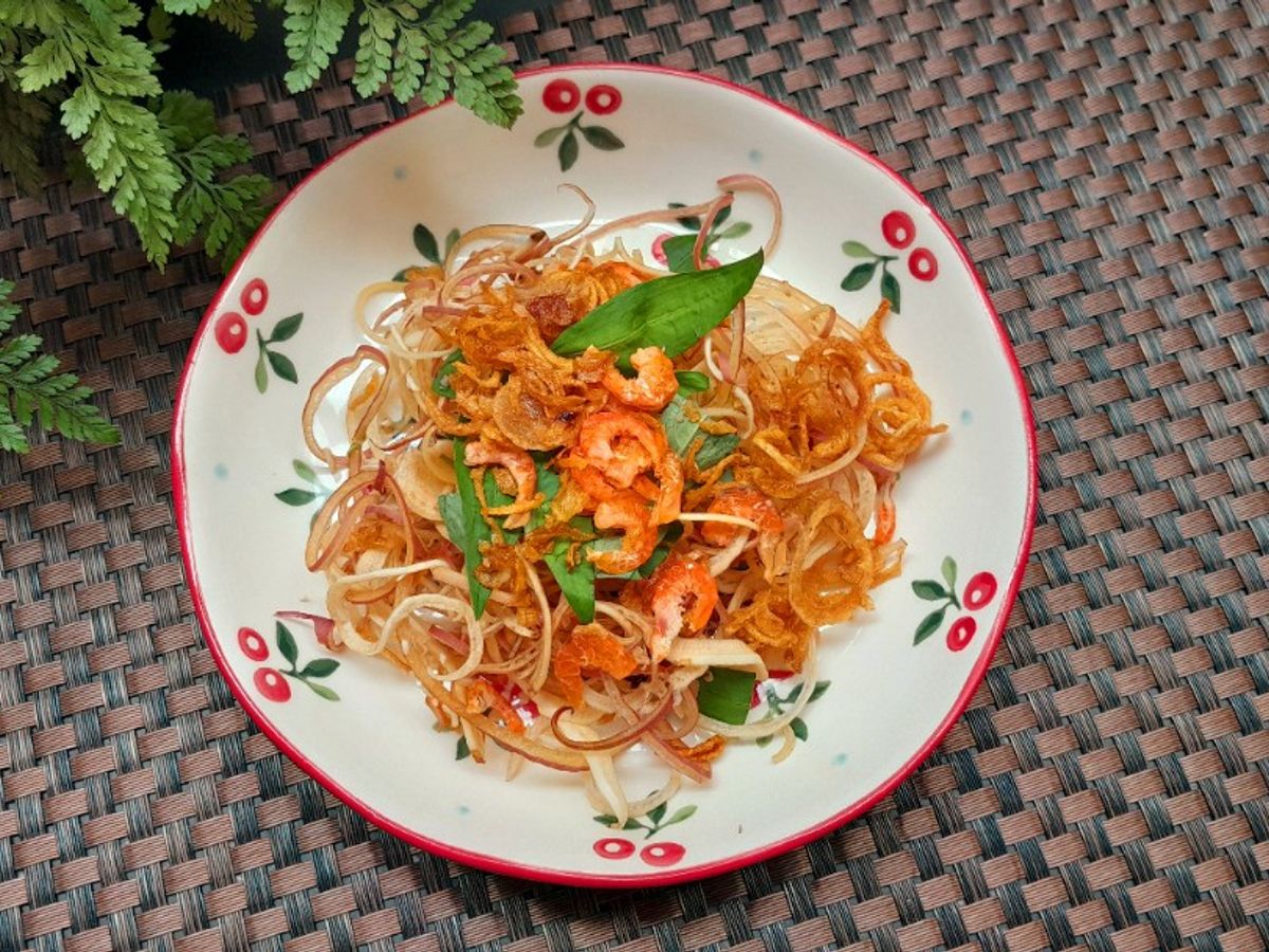 Gỏi bắp chuối trộn tôm khô