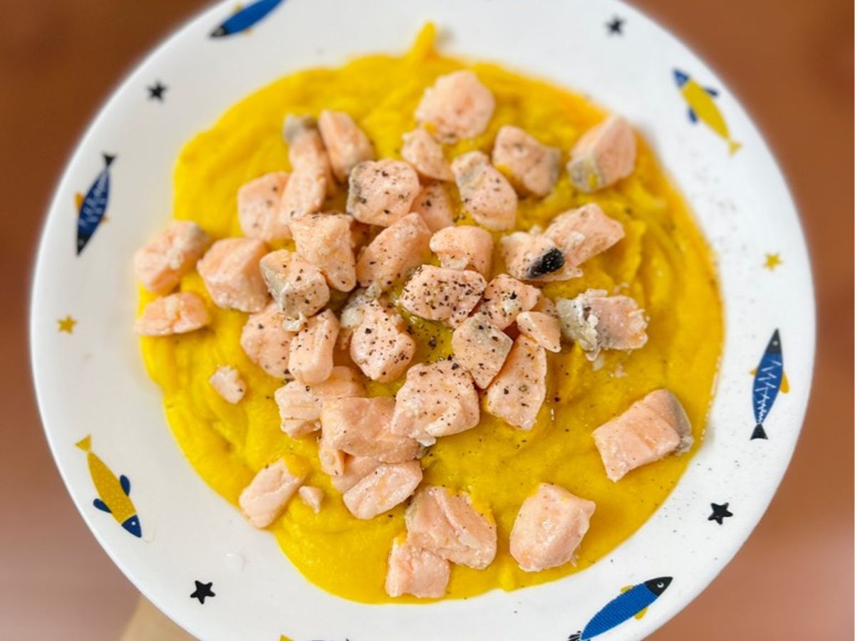 Pasta sốt bí đỏ & cá hồi