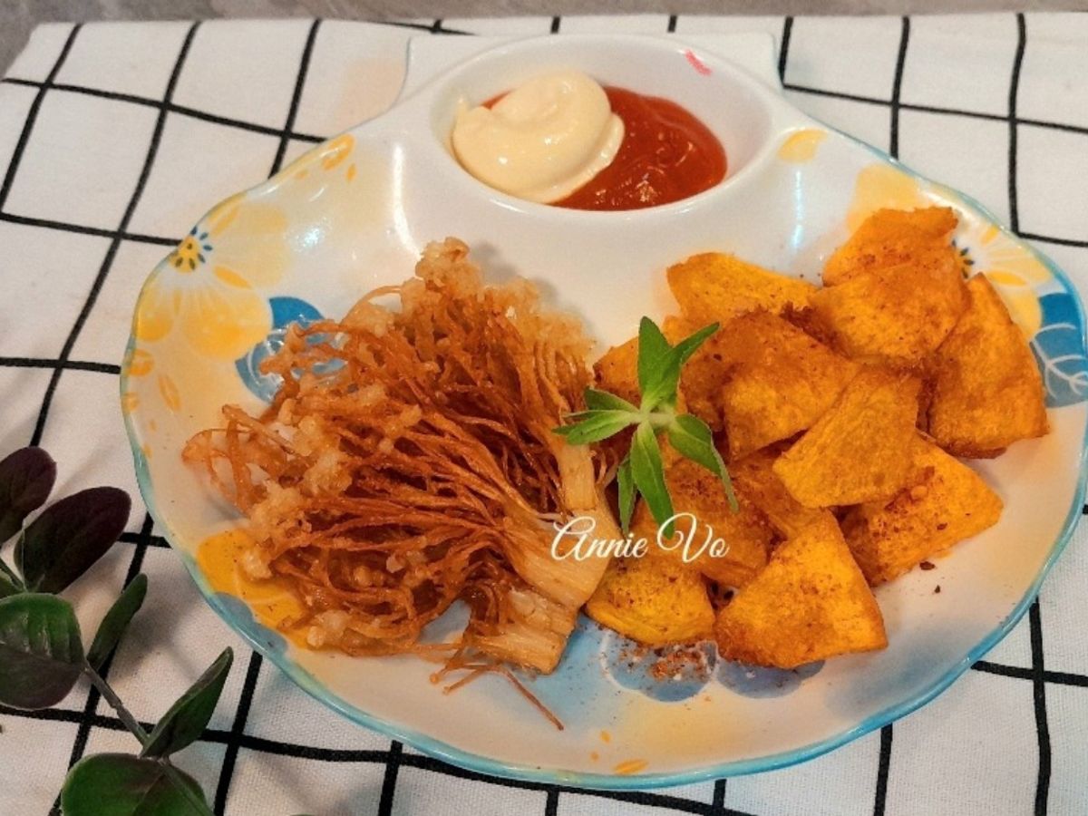 Bí đỏ và nấm kim châm chiên giòn