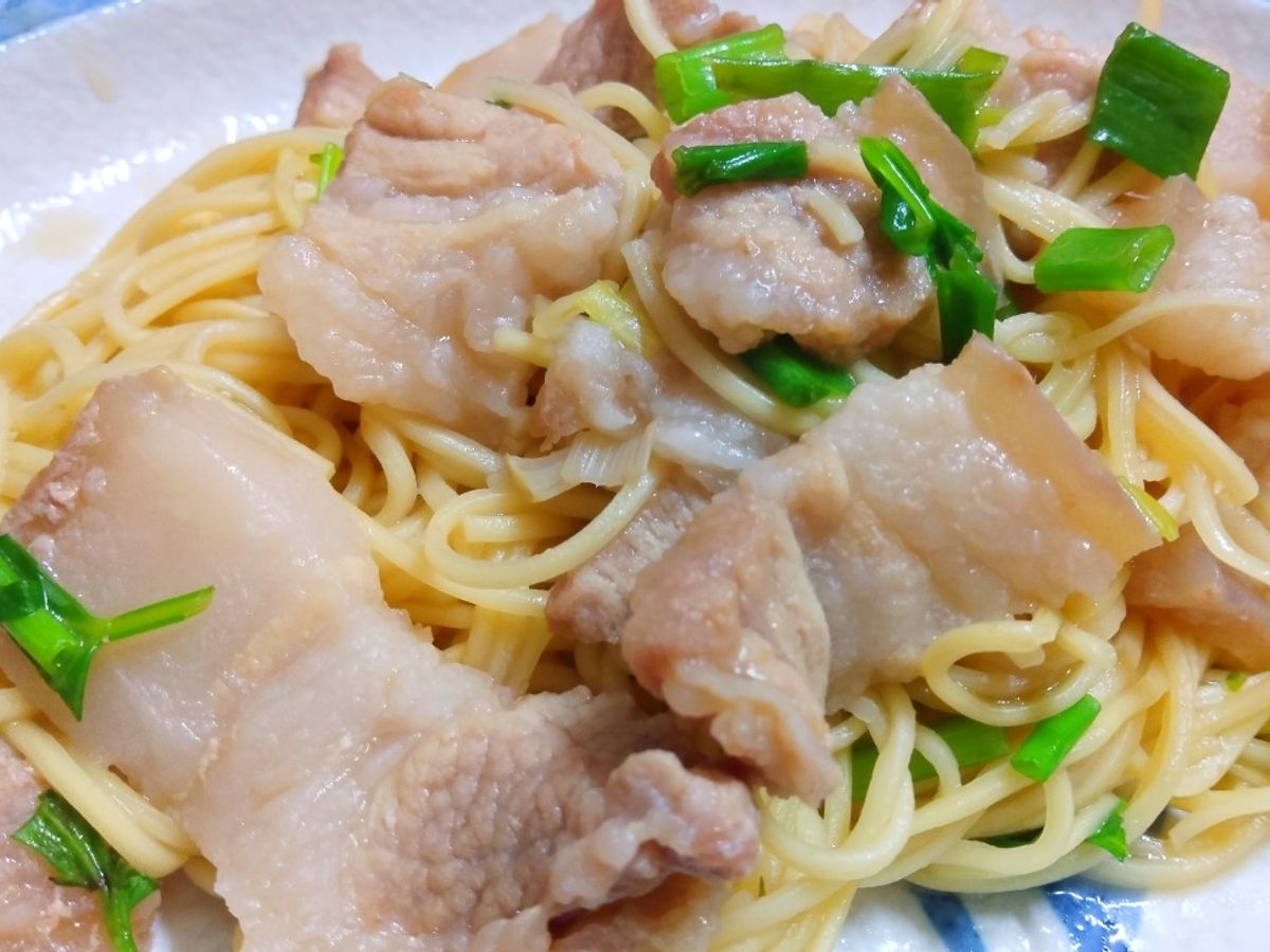 Mì xào thịt ba rọi