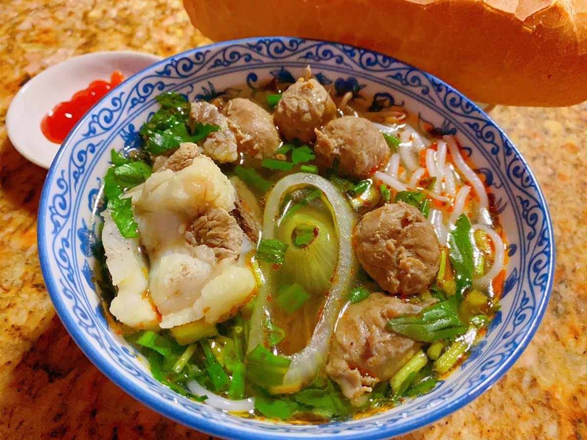Bún sườn bò, bò viên