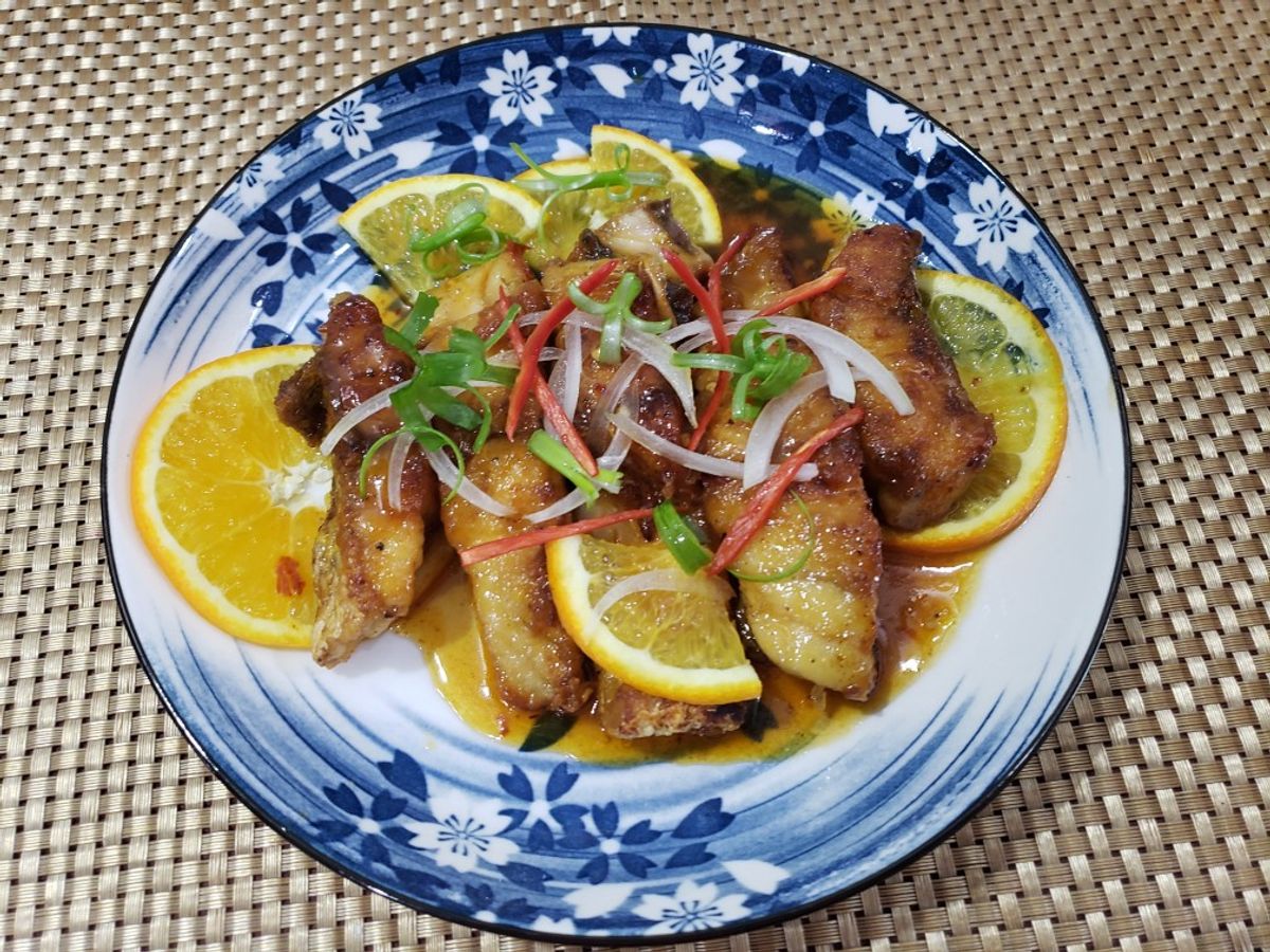 Cá chẽm sốt cam