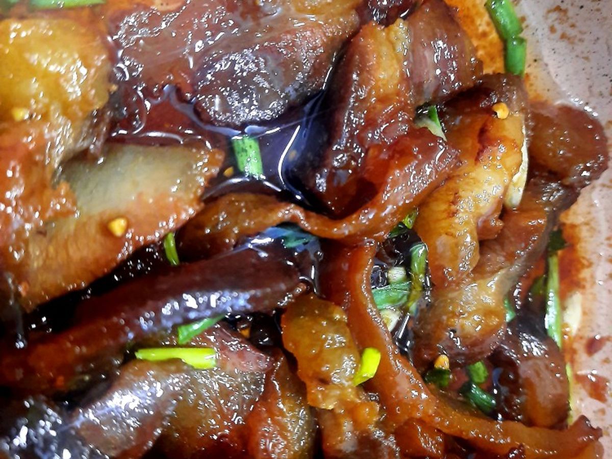 Thịt rang cháy cạnh