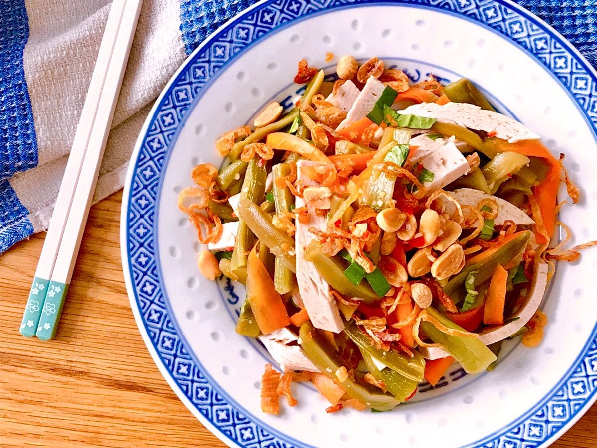 Gỏi Rau Tiến Vua Chả Lụa