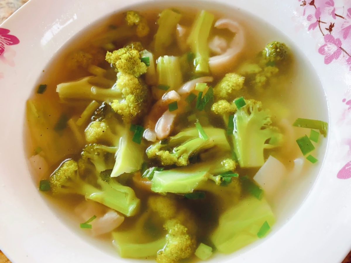 Canh bông cải xanh, da heo